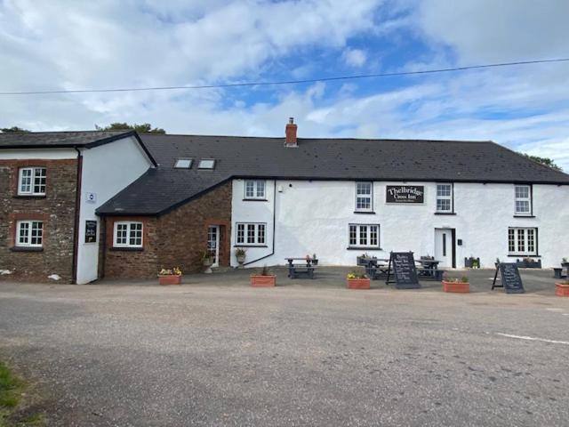 The Thelbridge Cross Inn Crediton Exterior foto